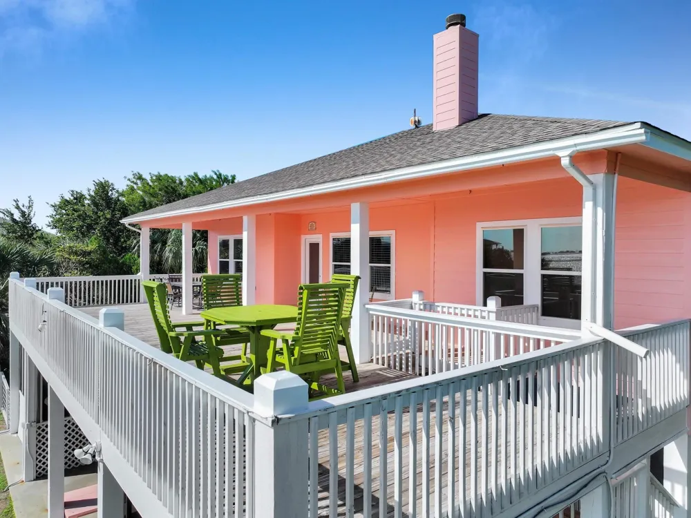 1300 Yacht Basin Gilchrist, TX 77617