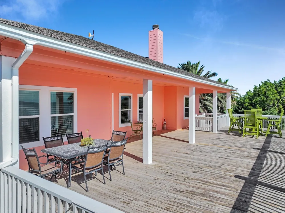 1300 Yacht Basin Gilchrist, TX 77617