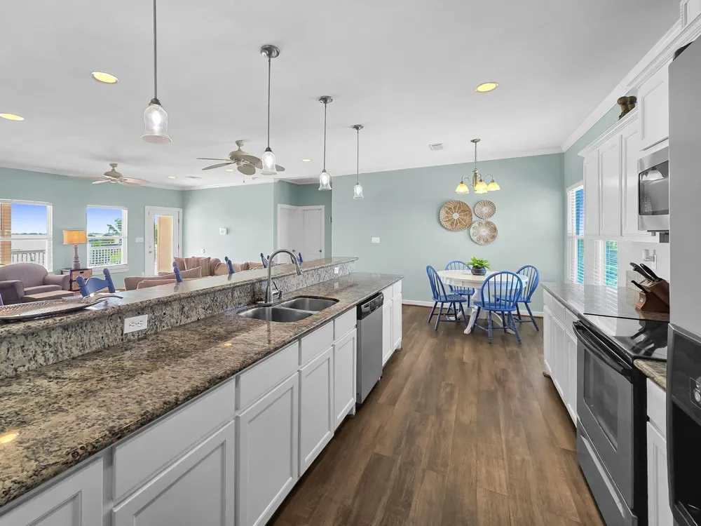 1300 Yacht Basin Gilchrist, TX 77617