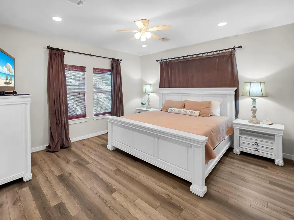 1300 Yacht Basin Gilchrist, TX 77617
