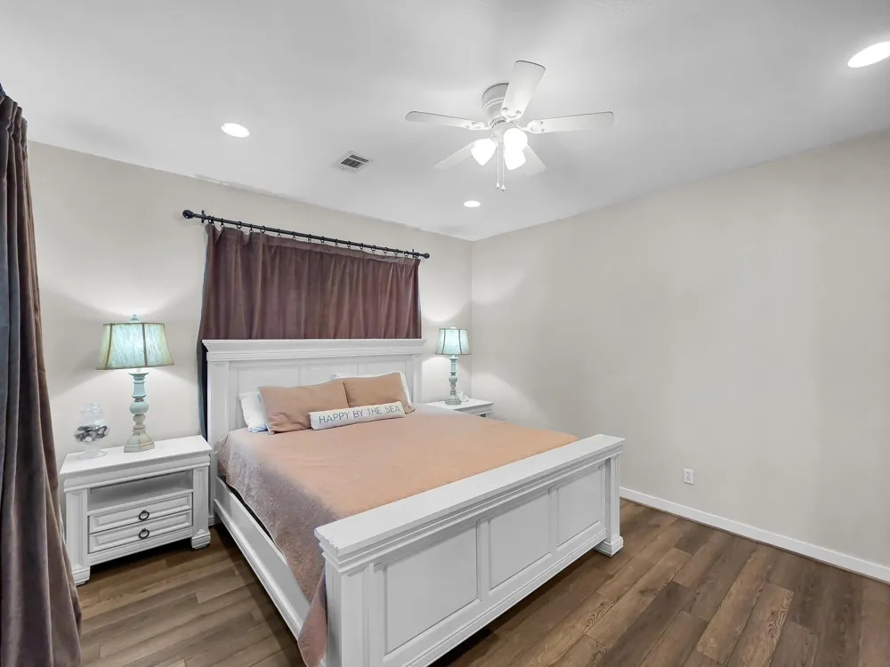 1300 Yacht Basin Gilchrist, TX 77617