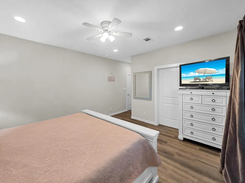 1300 Yacht Basin Gilchrist, TX 77617