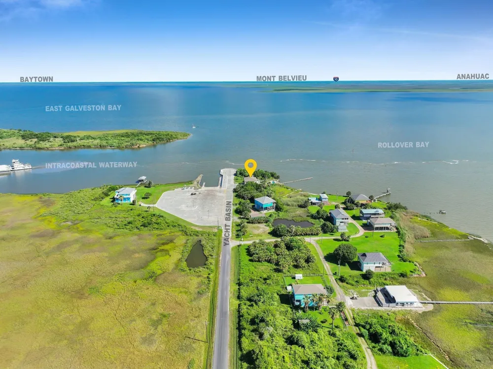 1300 Yacht Basin Gilchrist, TX 77617