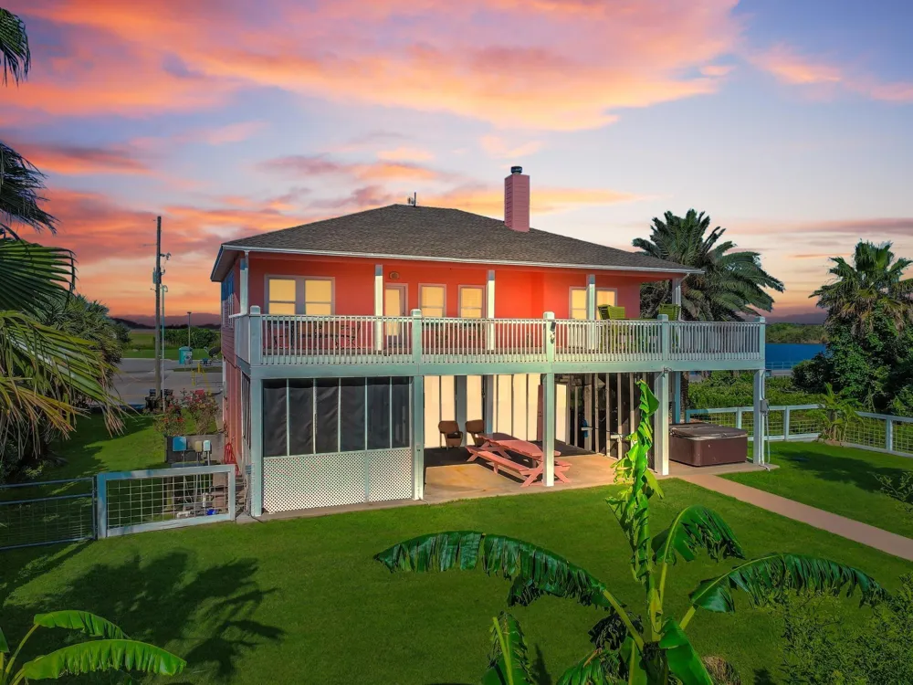 1300 Yacht Basin Gilchrist, TX 77617