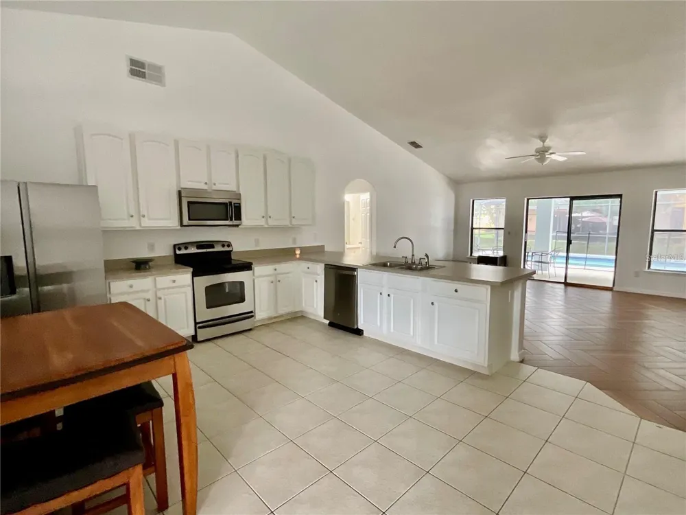 511 COVENTRY ROAD Davenport, FL 33897
