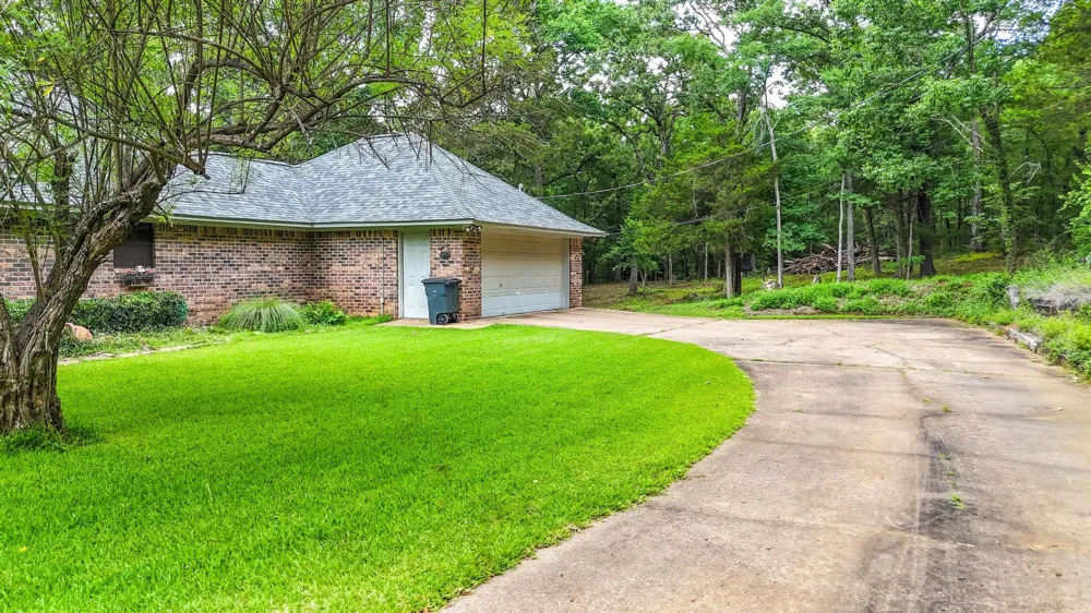 1749 E US Highway 84 Palestine, TX 75801