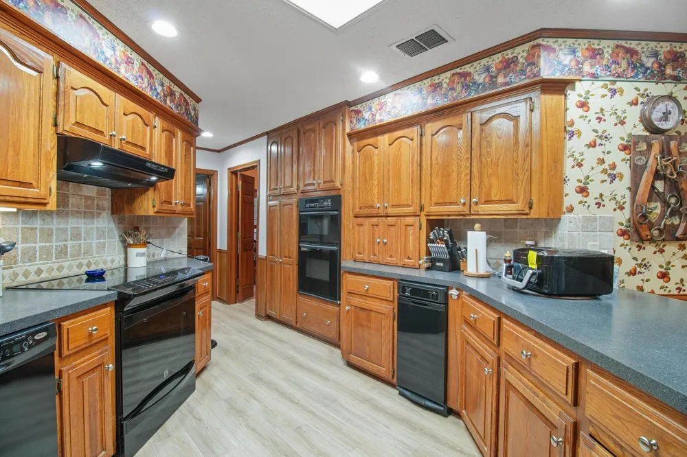 1749 E US Highway 84 Palestine, TX 75801