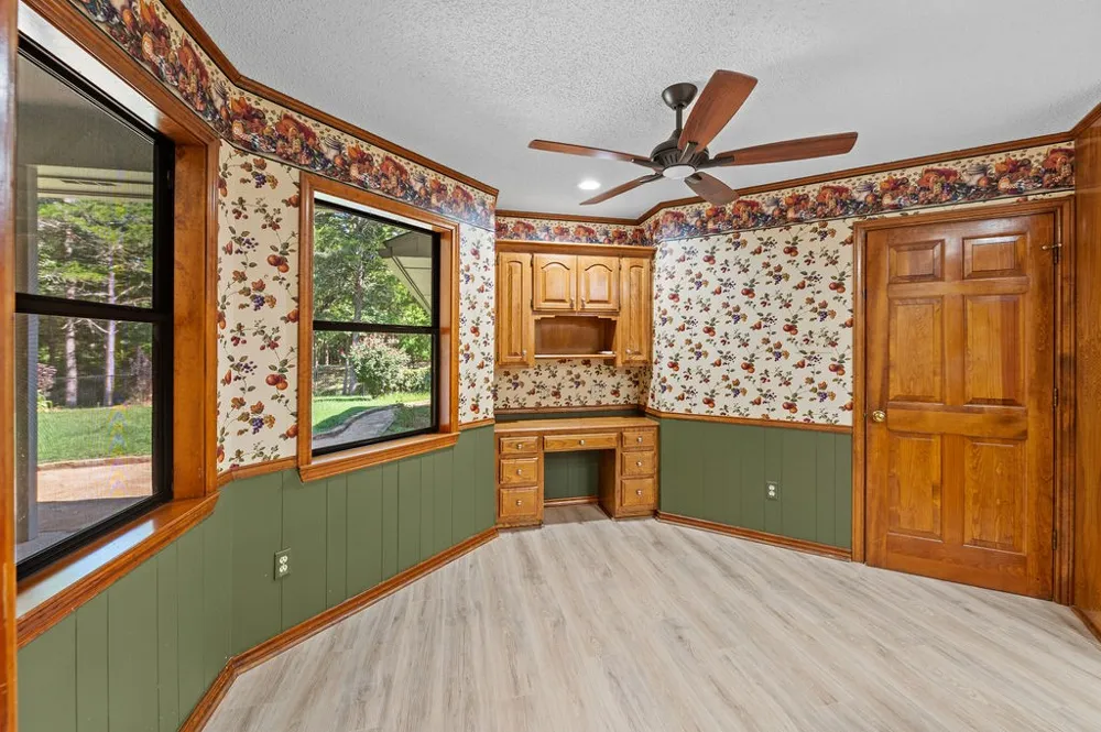 1749 E US Highway 84 Palestine, TX 75801