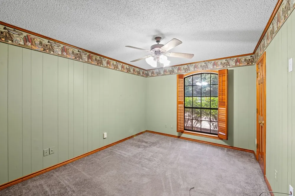 1749 E US Highway 84 Palestine, TX 75801