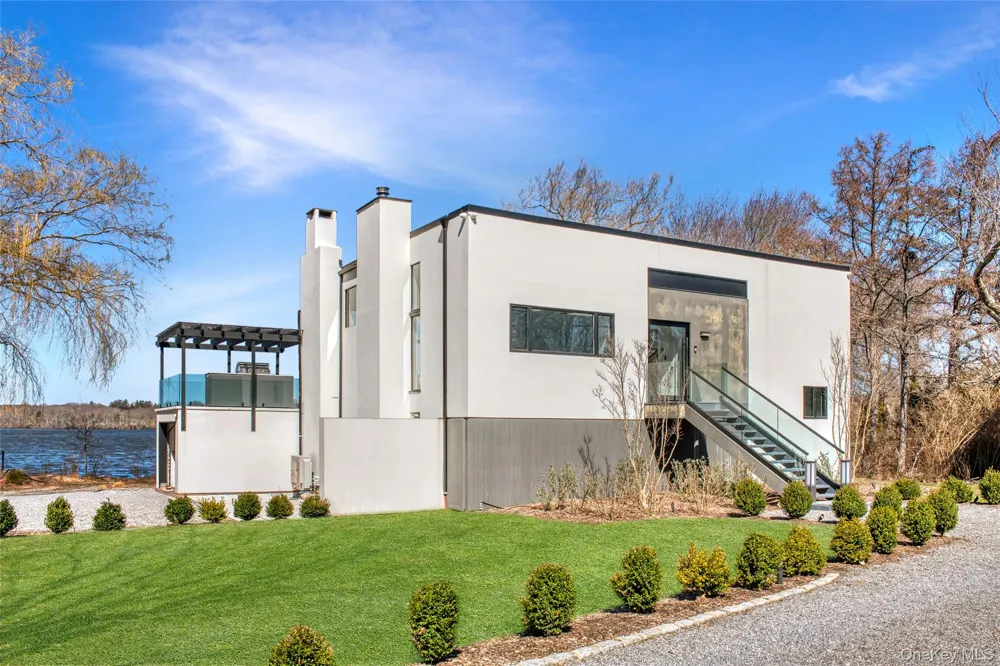 172 Mill Pond Lane Water Mill, NY 11976