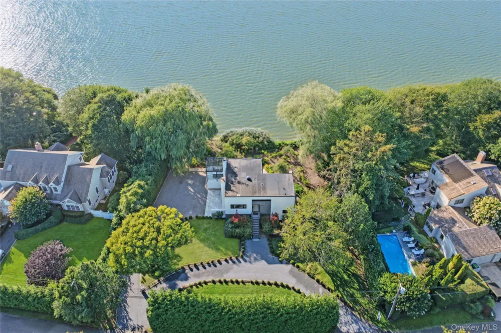 172 Mill Pond Lane Water Mill, NY 11976