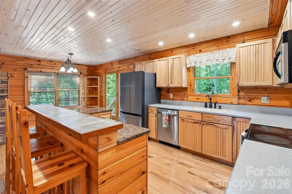 545 Mountain Crest Drive S Marion, NC 28752