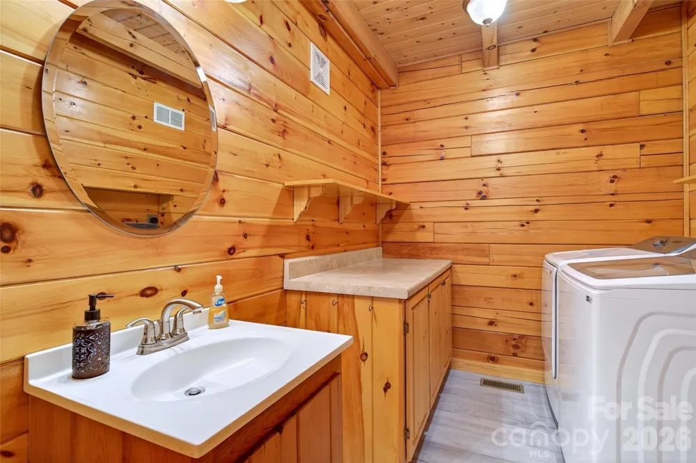 545 Mountain Crest Drive S Marion, NC 28752