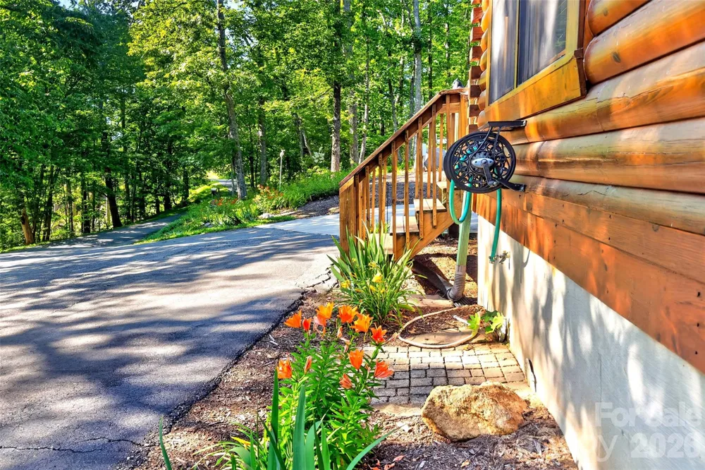 545 Mountain Crest Drive S Marion, NC 28752