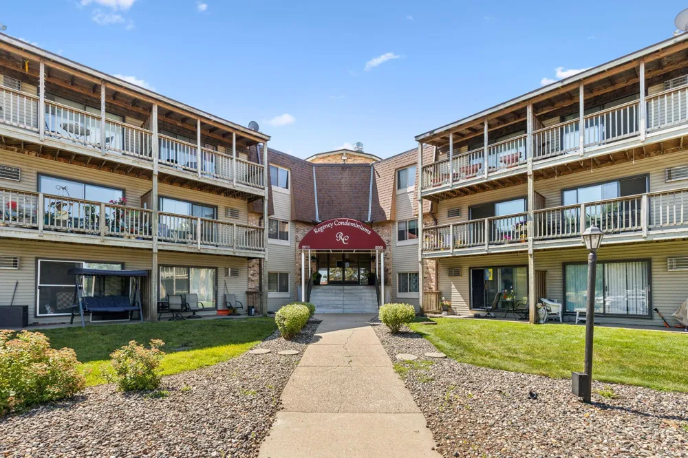 2011 E 122nd Street #D5 Burnsville, MN 55337