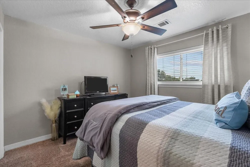 14018 Cimarron Road Santa Fe, TX 77517
