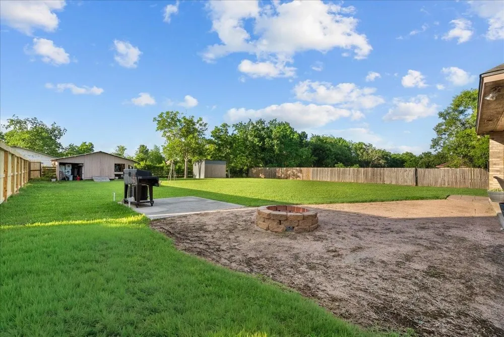 14018 Cimarron Road Santa Fe, TX 77517