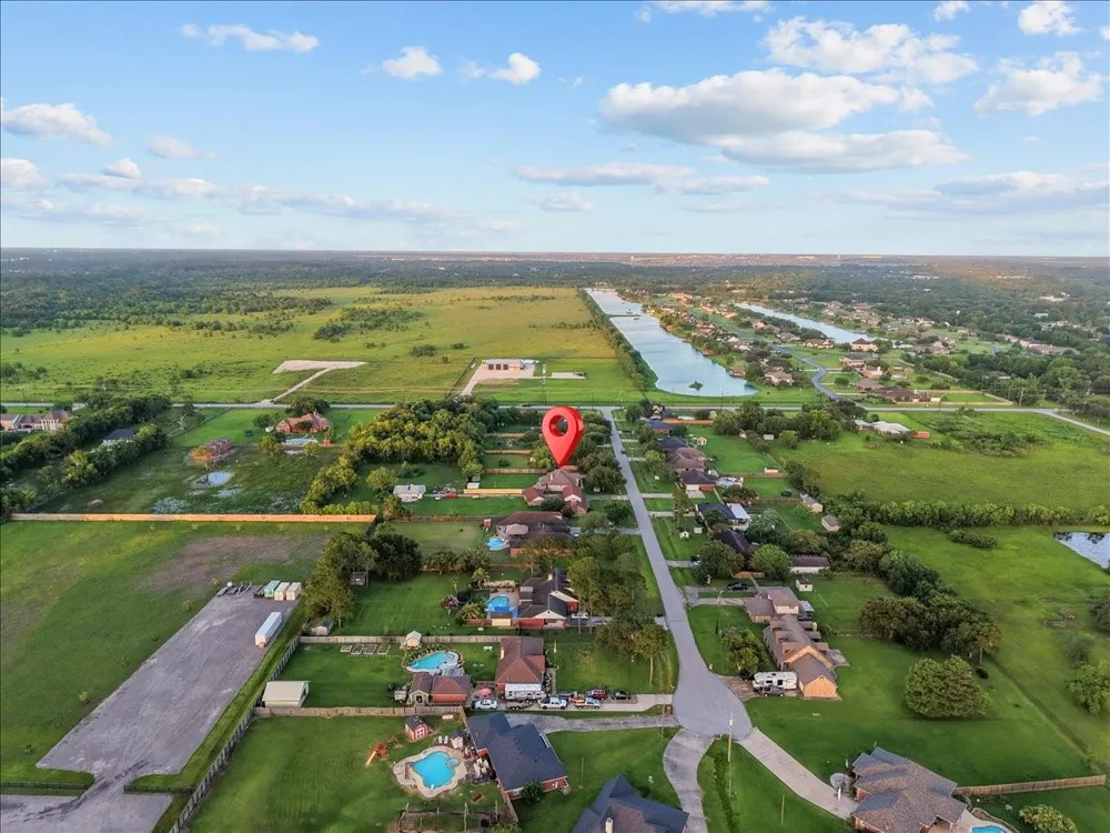 14018 Cimarron Road Santa Fe, TX 77517