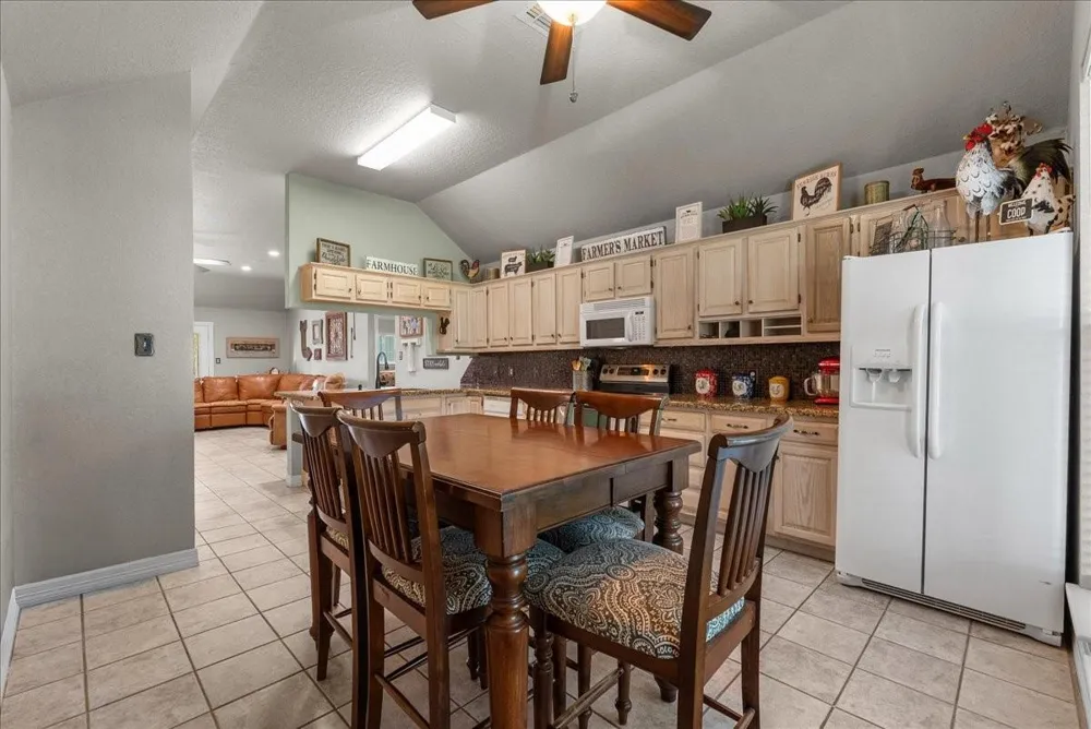 14018 Cimarron Road Santa Fe, TX 77517