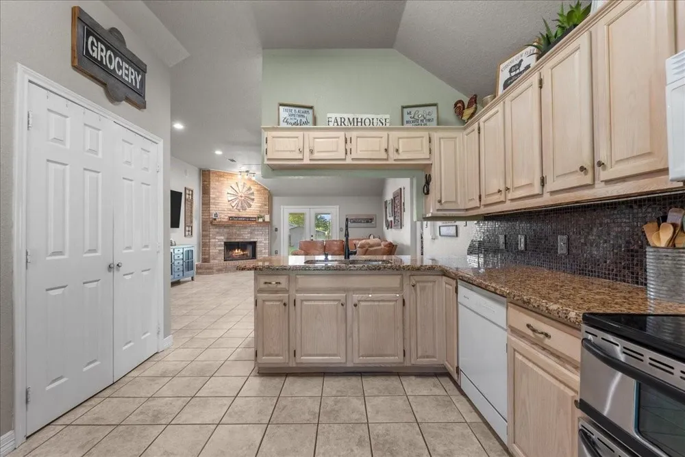 14018 Cimarron Road Santa Fe, TX 77517