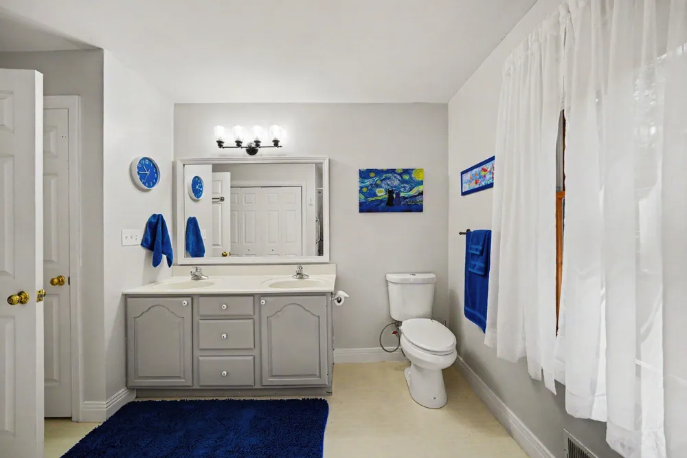 11261 Bridlewood Trail Berrien Springs, MI 49103
