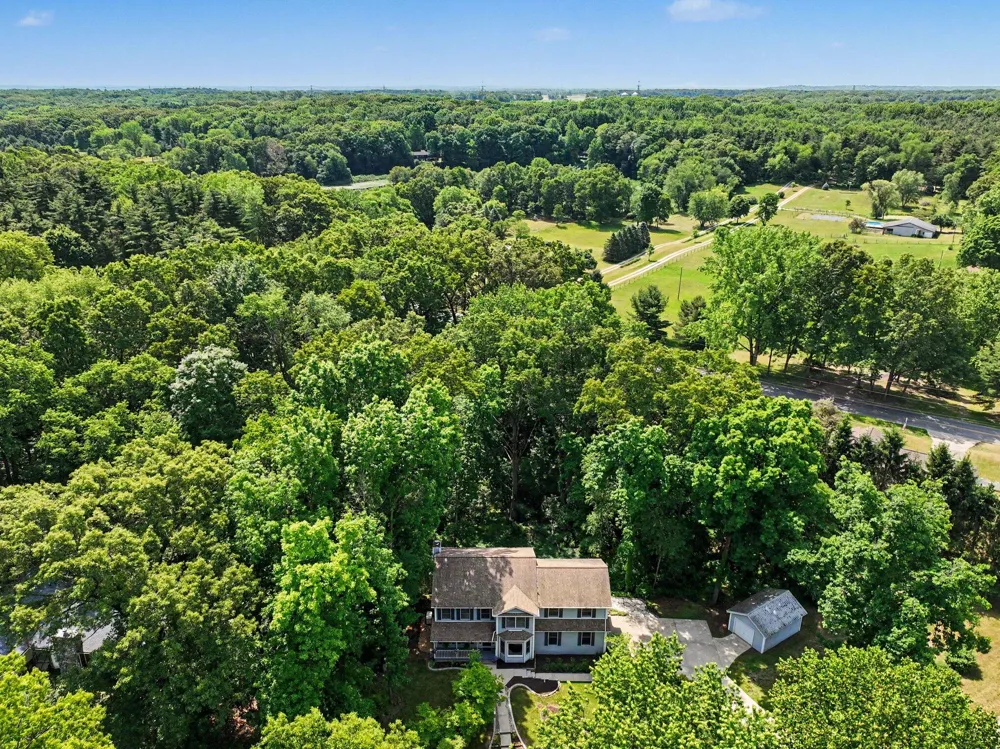 11261 Bridlewood Trail Berrien Springs, MI 49103