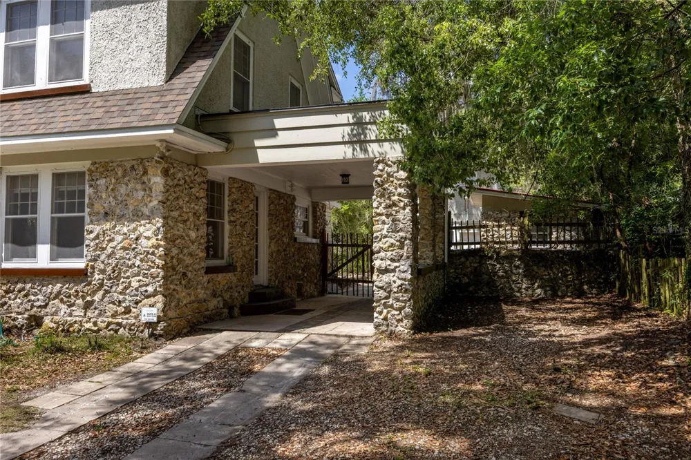 720 NE BOULEVARD Gainesville, FL 32601