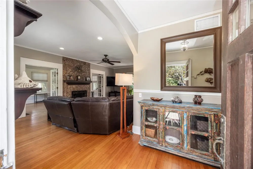 720 NE BOULEVARD Gainesville, FL 32601