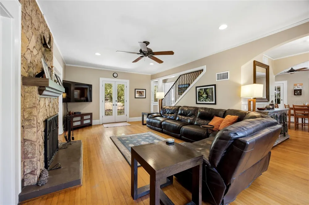 720 NE BOULEVARD Gainesville, FL 32601