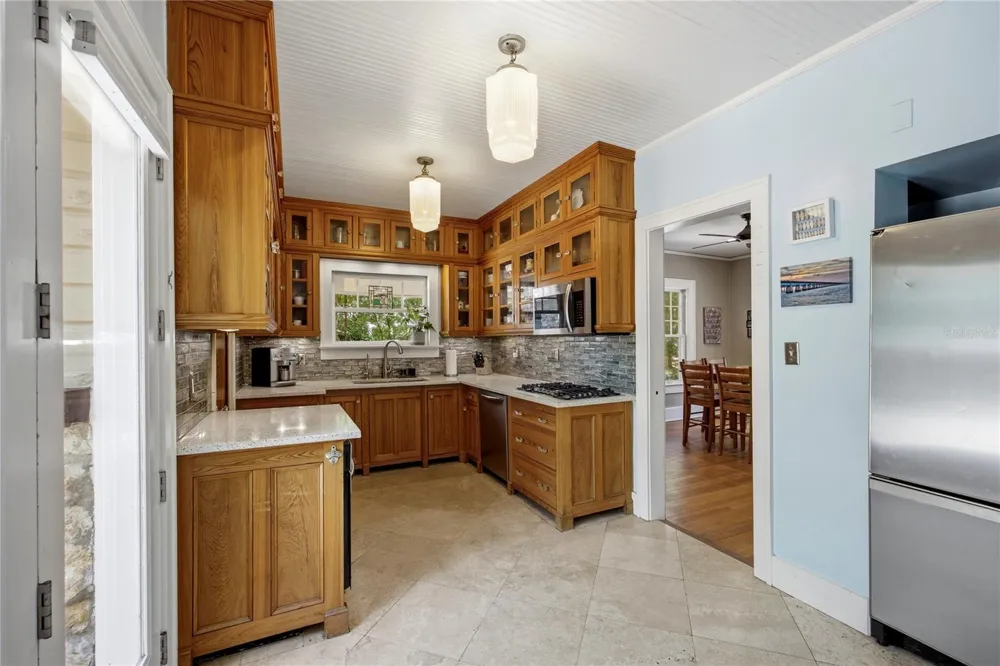 720 NE BOULEVARD Gainesville, FL 32601