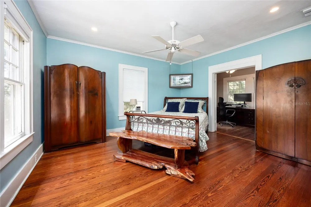 720 NE BOULEVARD Gainesville, FL 32601