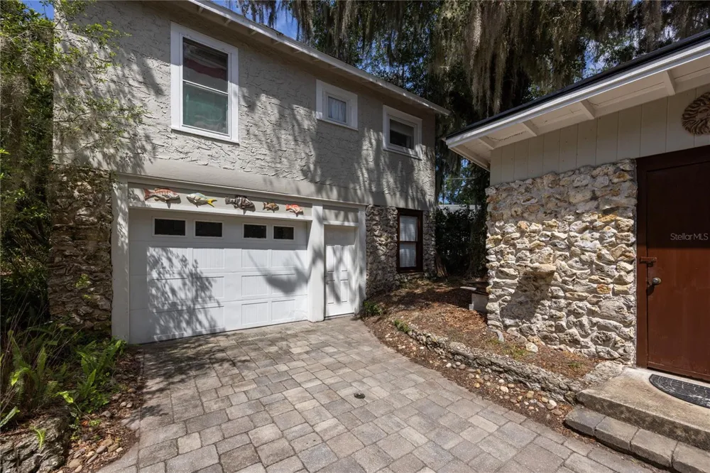 720 NE BOULEVARD Gainesville, FL 32601