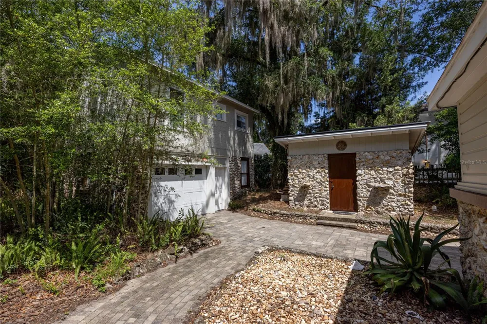 720 NE BOULEVARD Gainesville, FL 32601