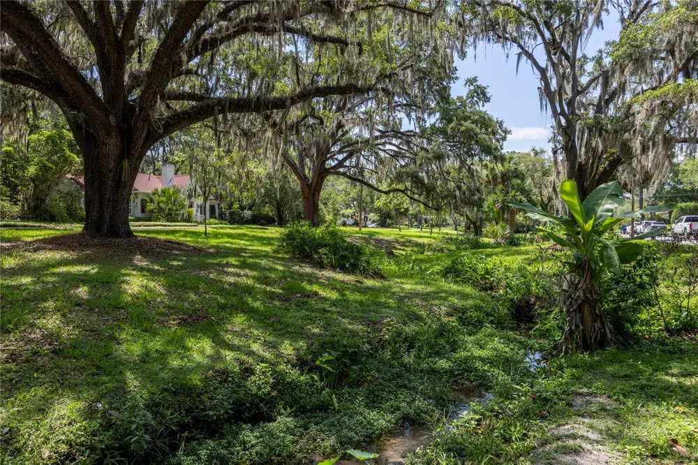 720 NE BOULEVARD Gainesville, FL 32601