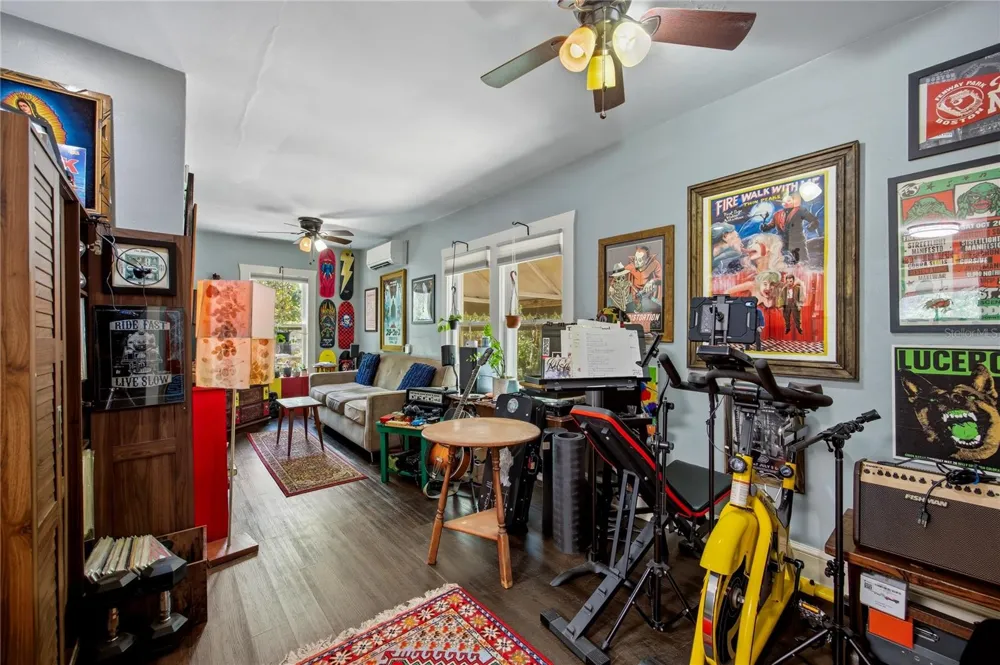 720 NE BOULEVARD Gainesville, FL 32601