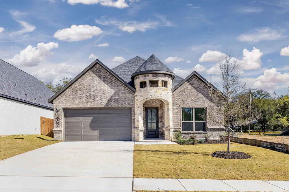 902 Boston Lane River Oaks, TX 76114