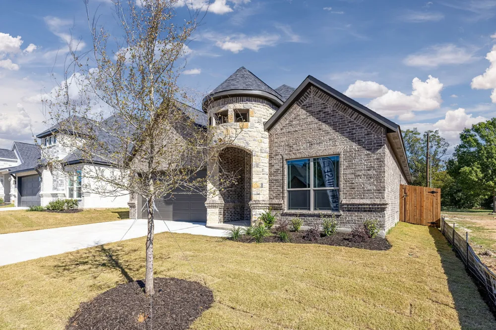902 Boston Lane River Oaks, TX 76114