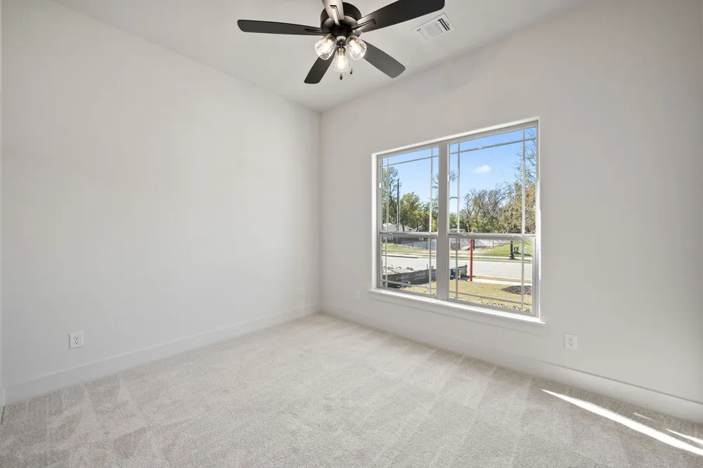 902 Boston Lane River Oaks, TX 76114
