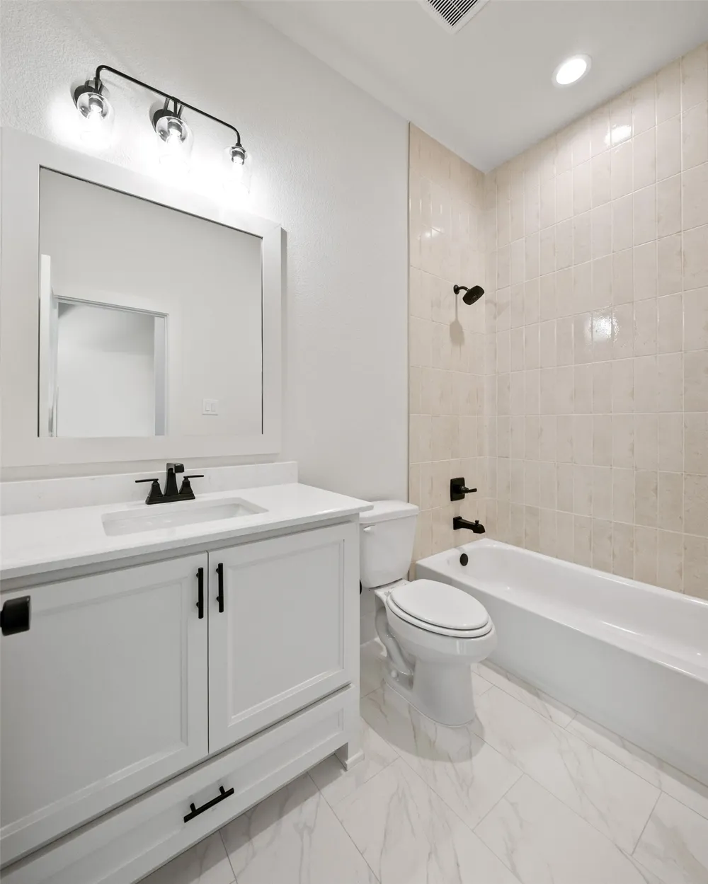 902 Boston Lane River Oaks, TX 76114