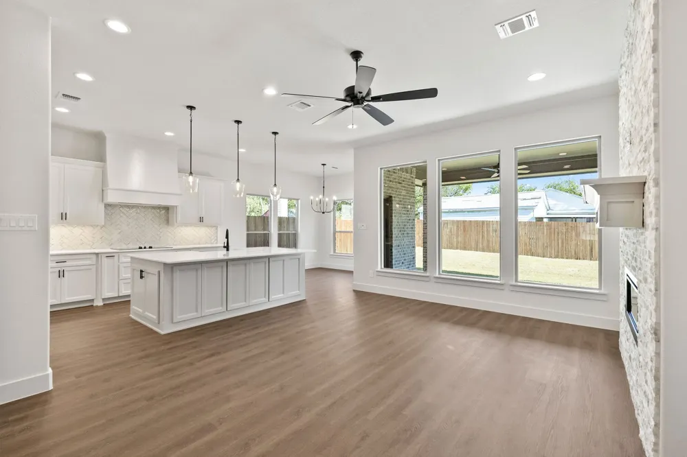 902 Boston Lane River Oaks, TX 76114