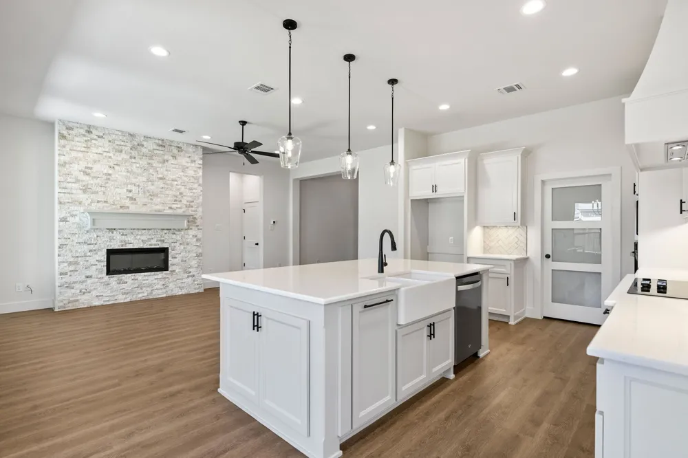 902 Boston Lane River Oaks, TX 76114
