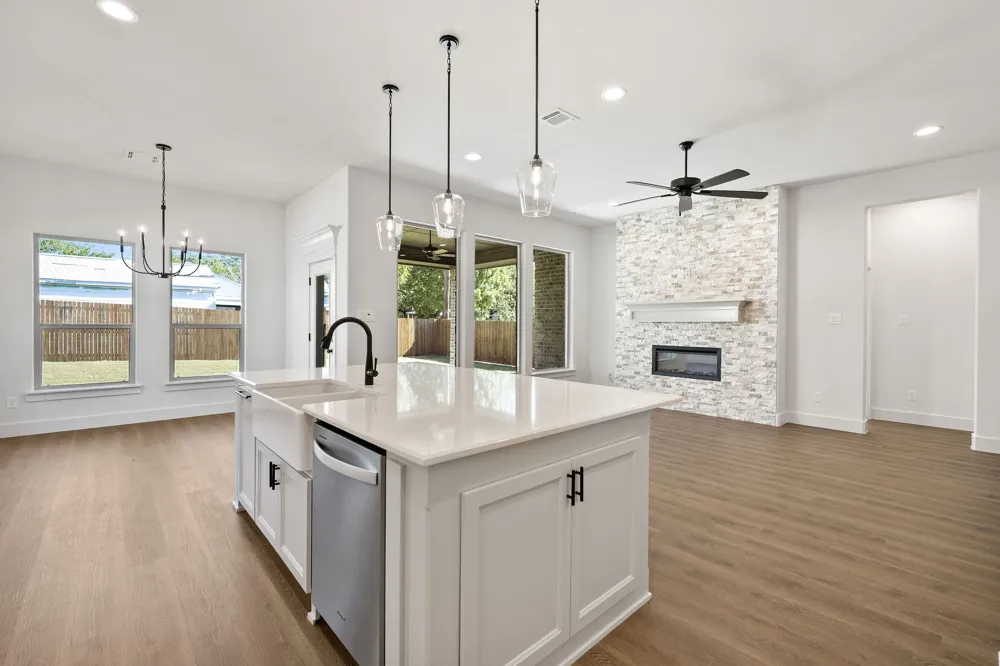 902 Boston Lane River Oaks, TX 76114