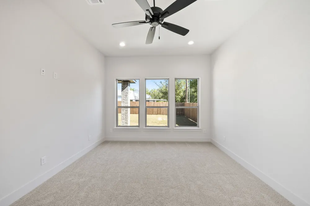 902 Boston Lane River Oaks, TX 76114