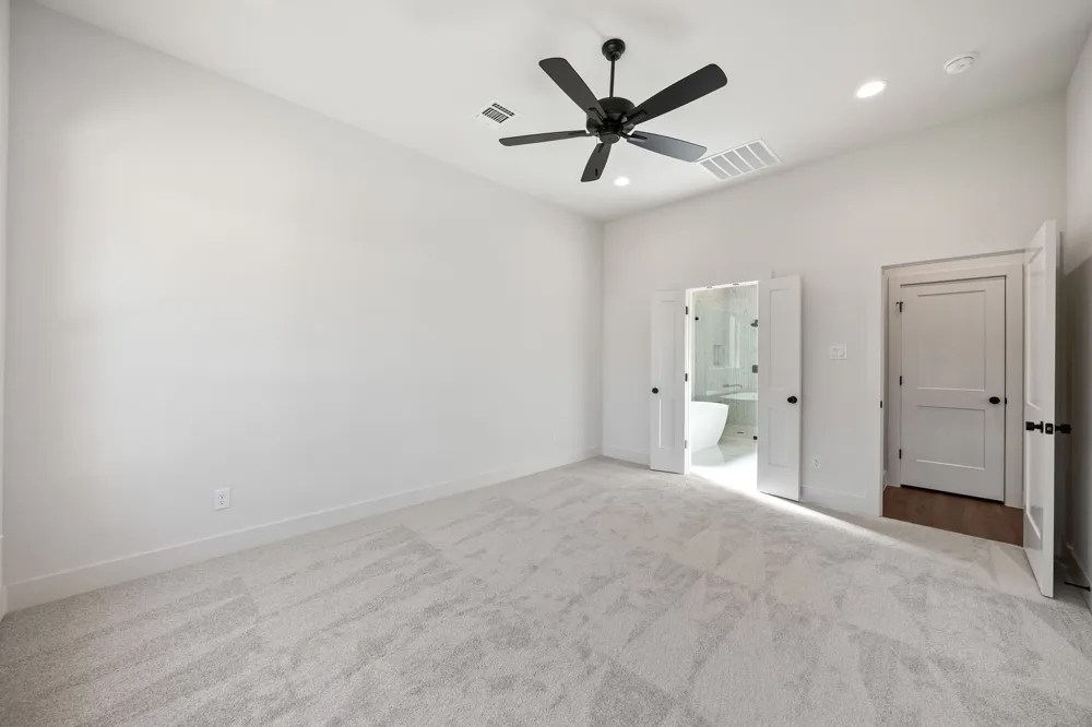 902 Boston Lane River Oaks, TX 76114
