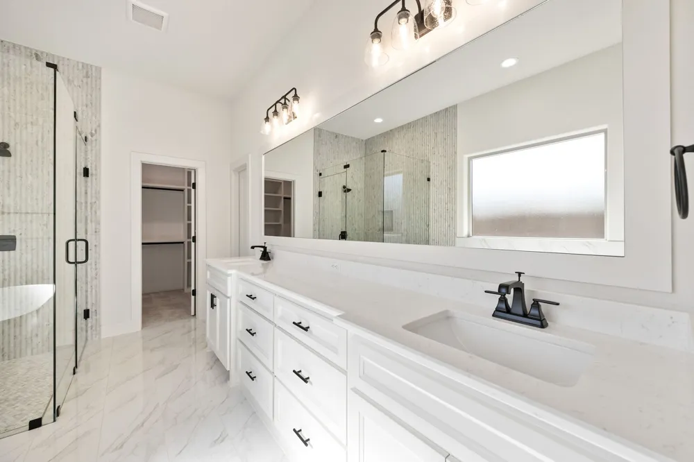902 Boston Lane River Oaks, TX 76114
