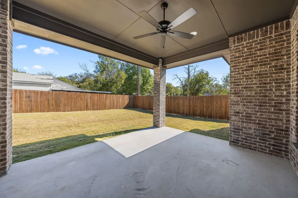 902 Boston Lane River Oaks, TX 76114