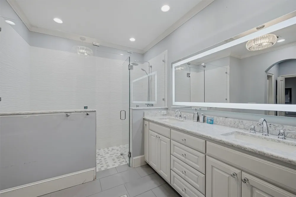 107 Iriquois Drive Lake Kiowa, TX 76240