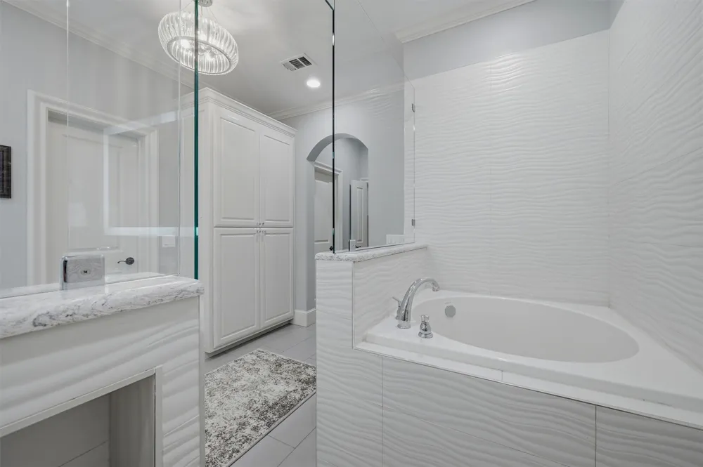 107 Iriquois Drive Lake Kiowa, TX 76240