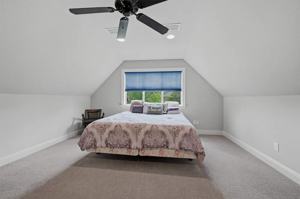107 Iriquois Drive Lake Kiowa, TX 76240