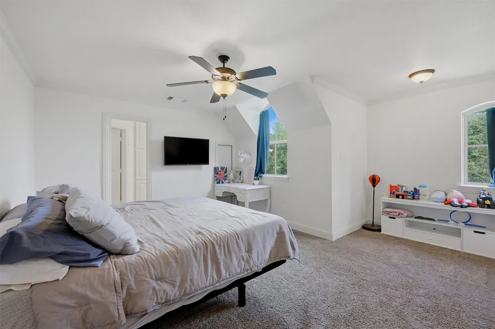 107 Iriquois Drive Lake Kiowa, TX 76240